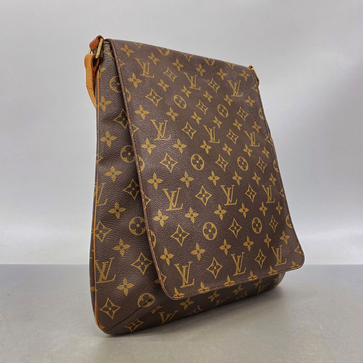 Louis Vuitton Shoulder Bag Monogram Musette Brown — view 2