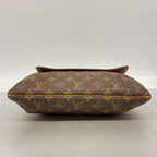 Louis Vuitton Shoulder Bag Monogram Musette Brown — view 3