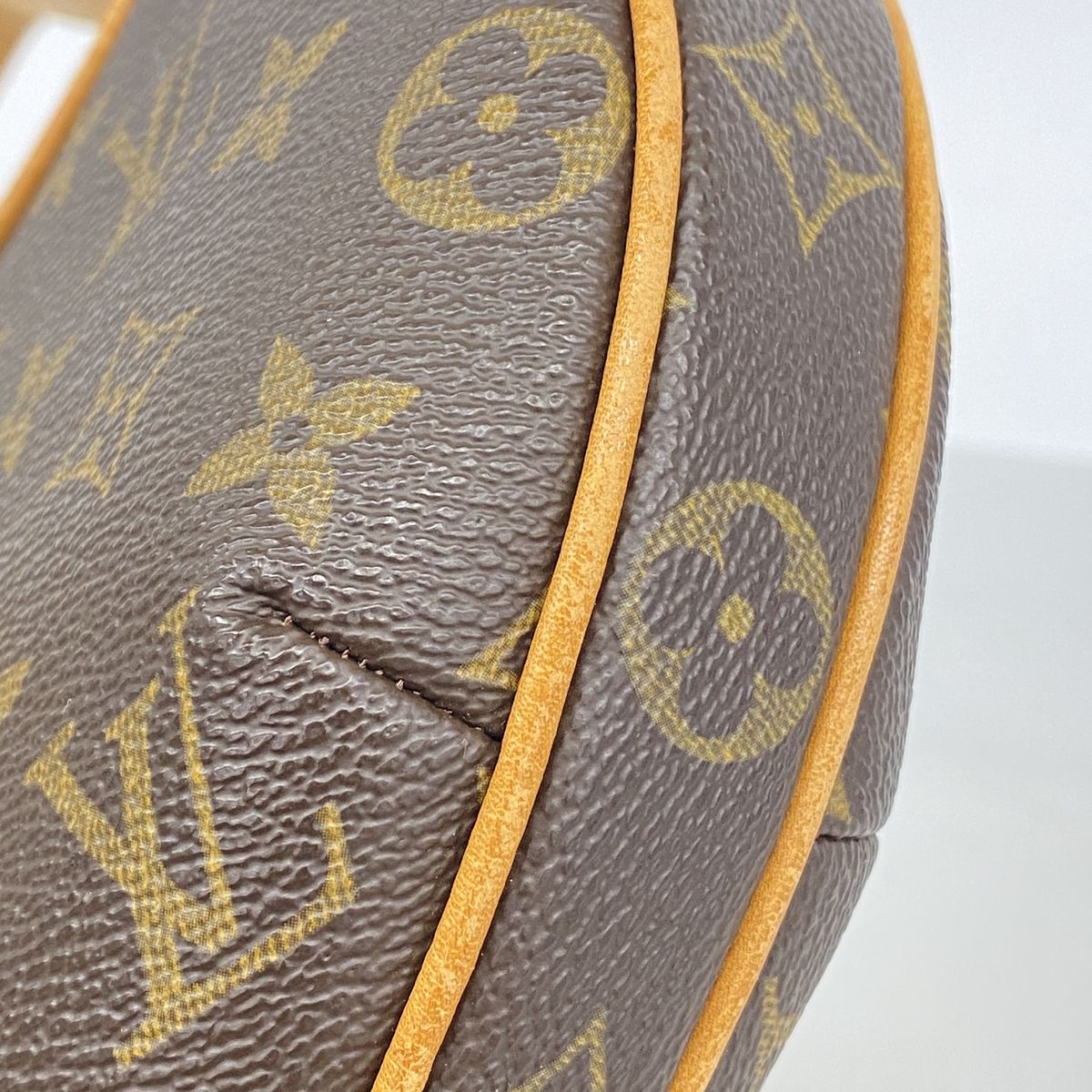Louis Vuitton Shoulder Bag Monogram Pochette Croissant Brown — view 7