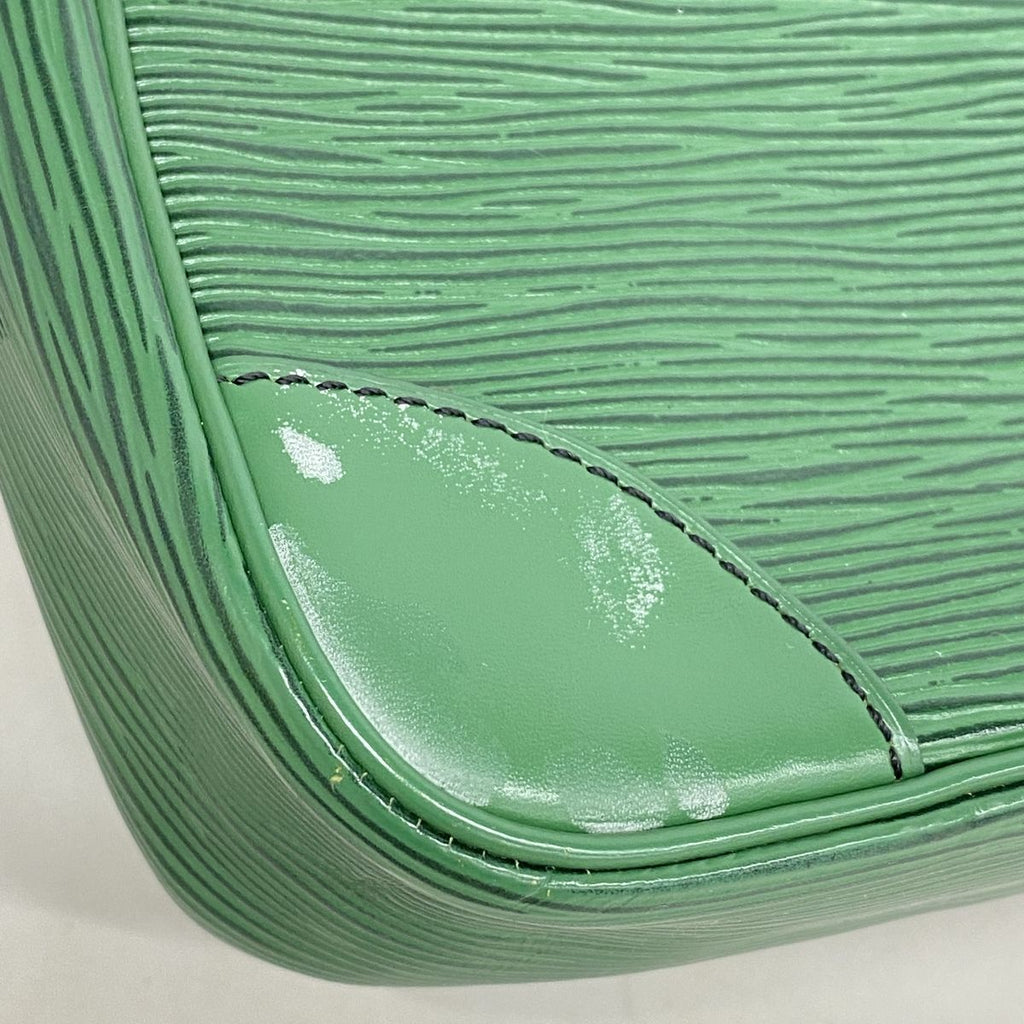 Louis Vuitton Shoulder Bag Epi Trocadero 24 Borneo Green — view 6