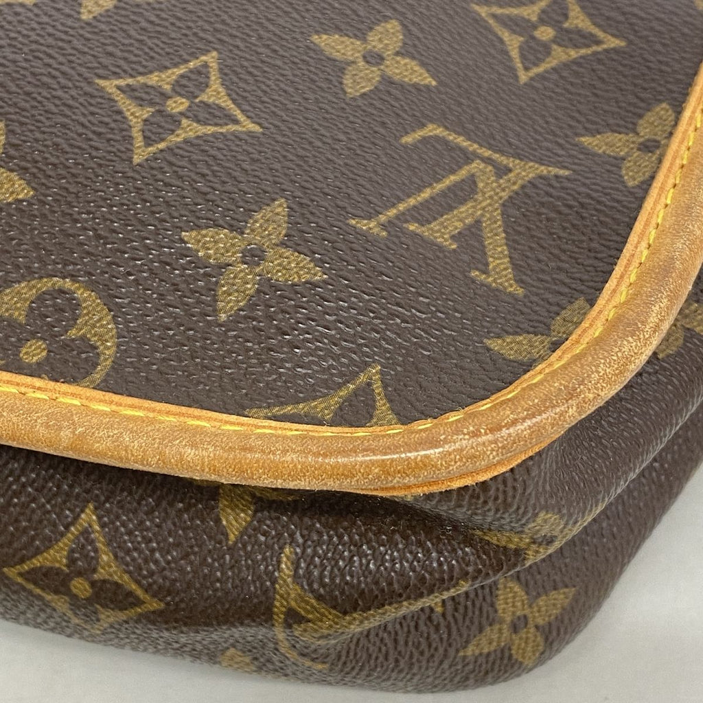 Louis Vuitton Shoulder Bag Monogram Gibeciere MM Brown — view 7
