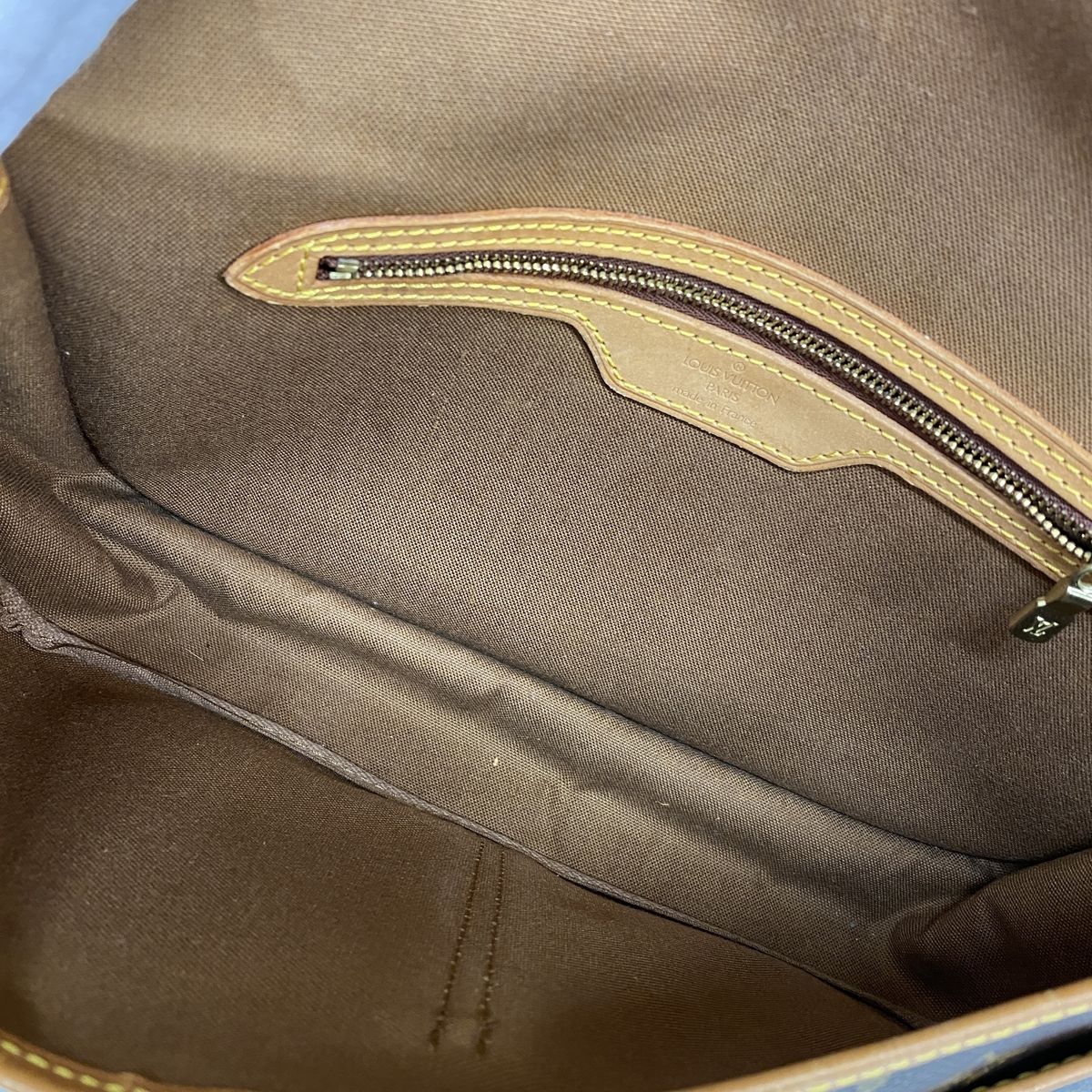 Louis Vuitton Shoulder Bag Monogram Gibeciere MM Brown — view 4
