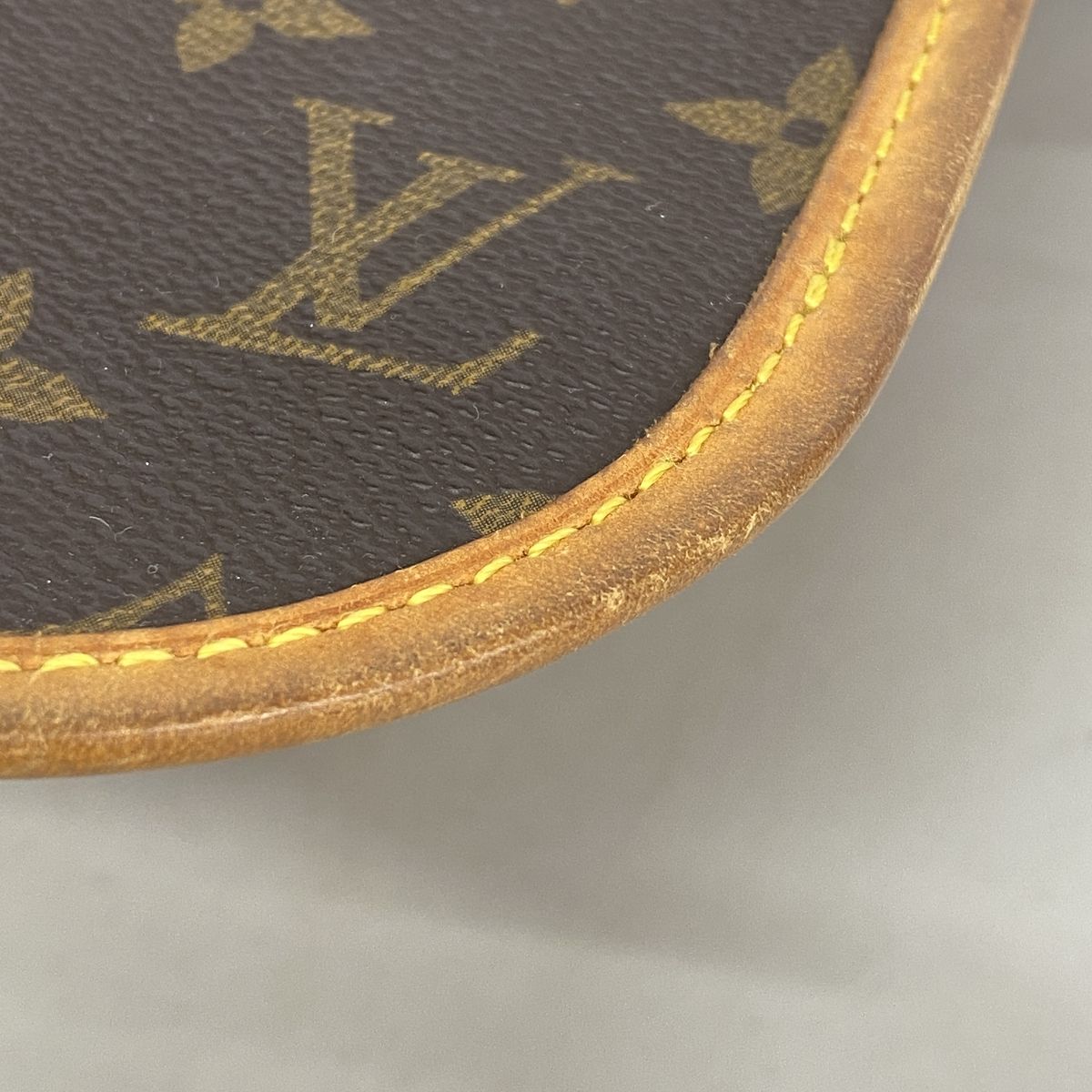 Louis Vuitton Shoulder Bag Monogram Gibeciere MM Brown — view 6
