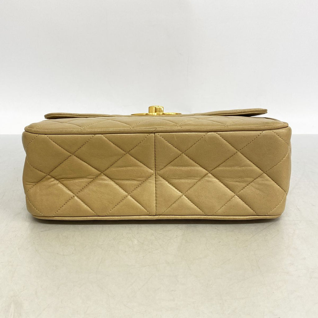 Chanel Shoulder Bag Quilted Jumbo CC Logo Lambskin Beige Gold — view 3