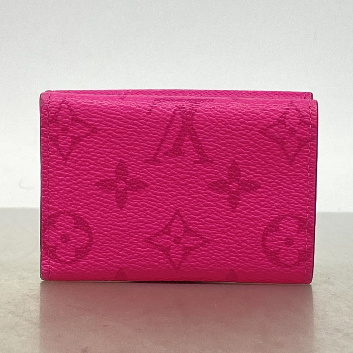 Louis Vuitton Trifold Wallet Taigarama Discovery Compact Fishery — view 8