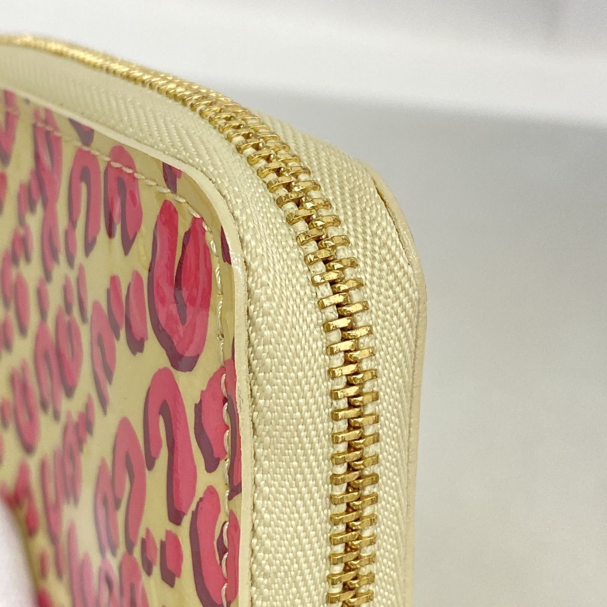 Louis Vuitton Coin Purse Vernis Leopard Zippy Blanc Corail — view 6