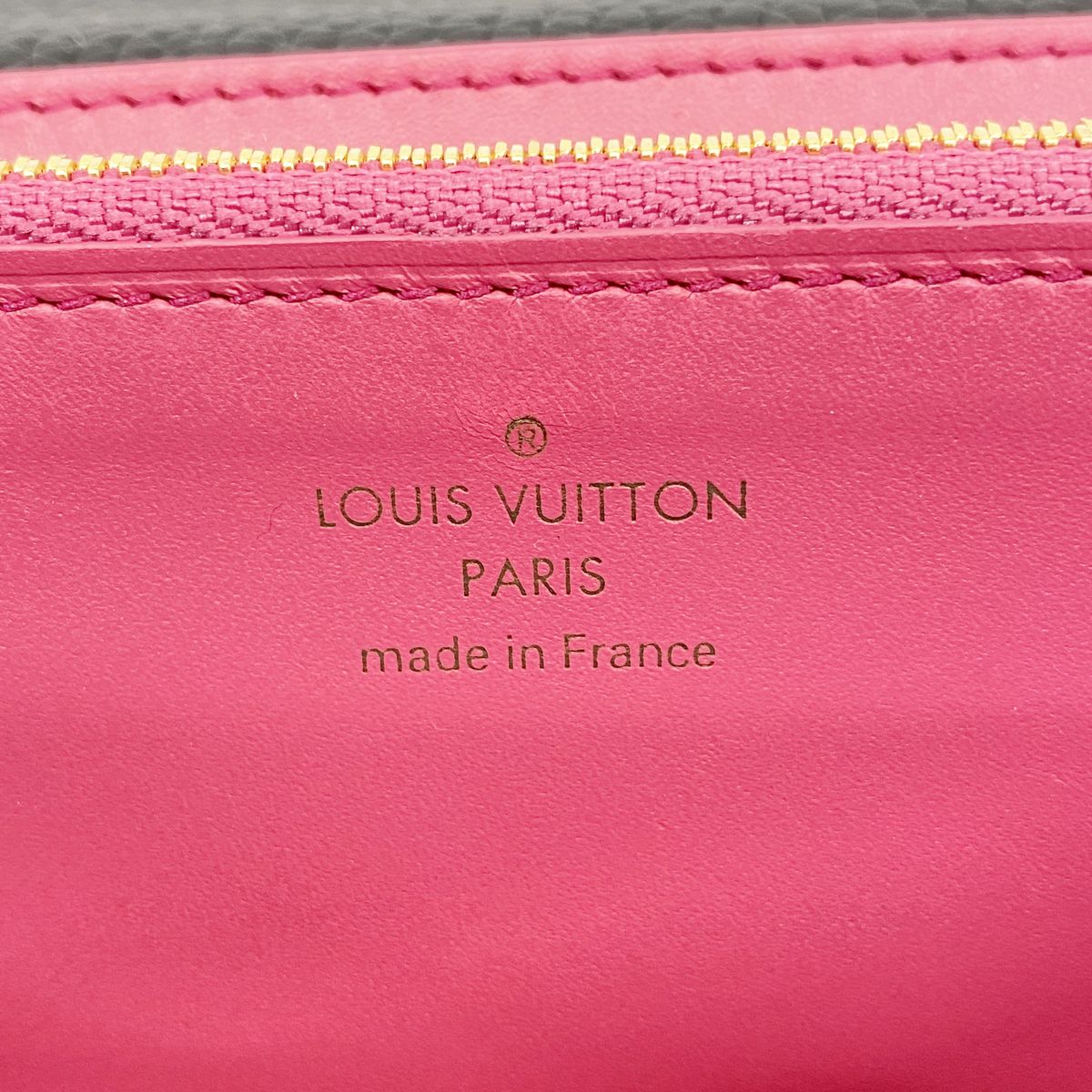 Louis Vuitton Wallet Taurillon Portefeuille Capucines Noir — view 4