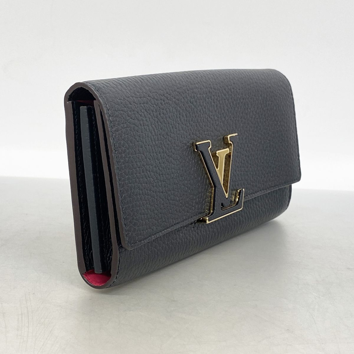 Louis Vuitton Wallet Taurillon Portefeuille Capucines Noir — view 2