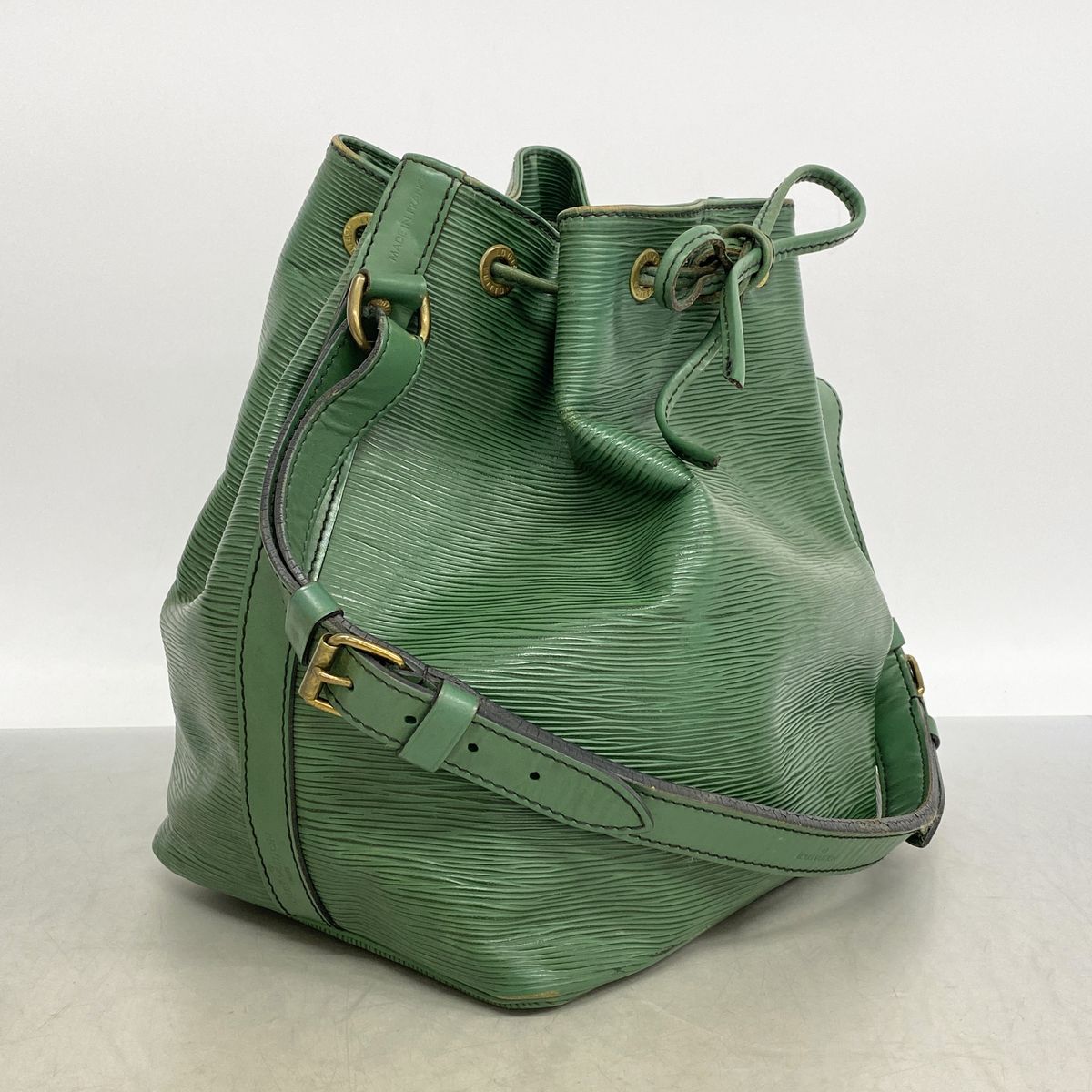 Louis Vuitton Shoulder Bag Epi Petit Noe Borneo Green — view 2