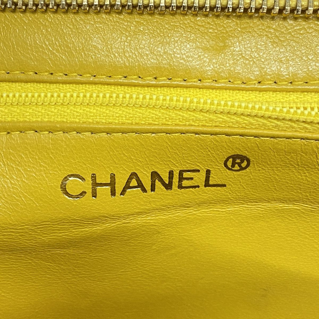 Chanel Handbag Quilted Lambskin Yellow Gold — view 5
