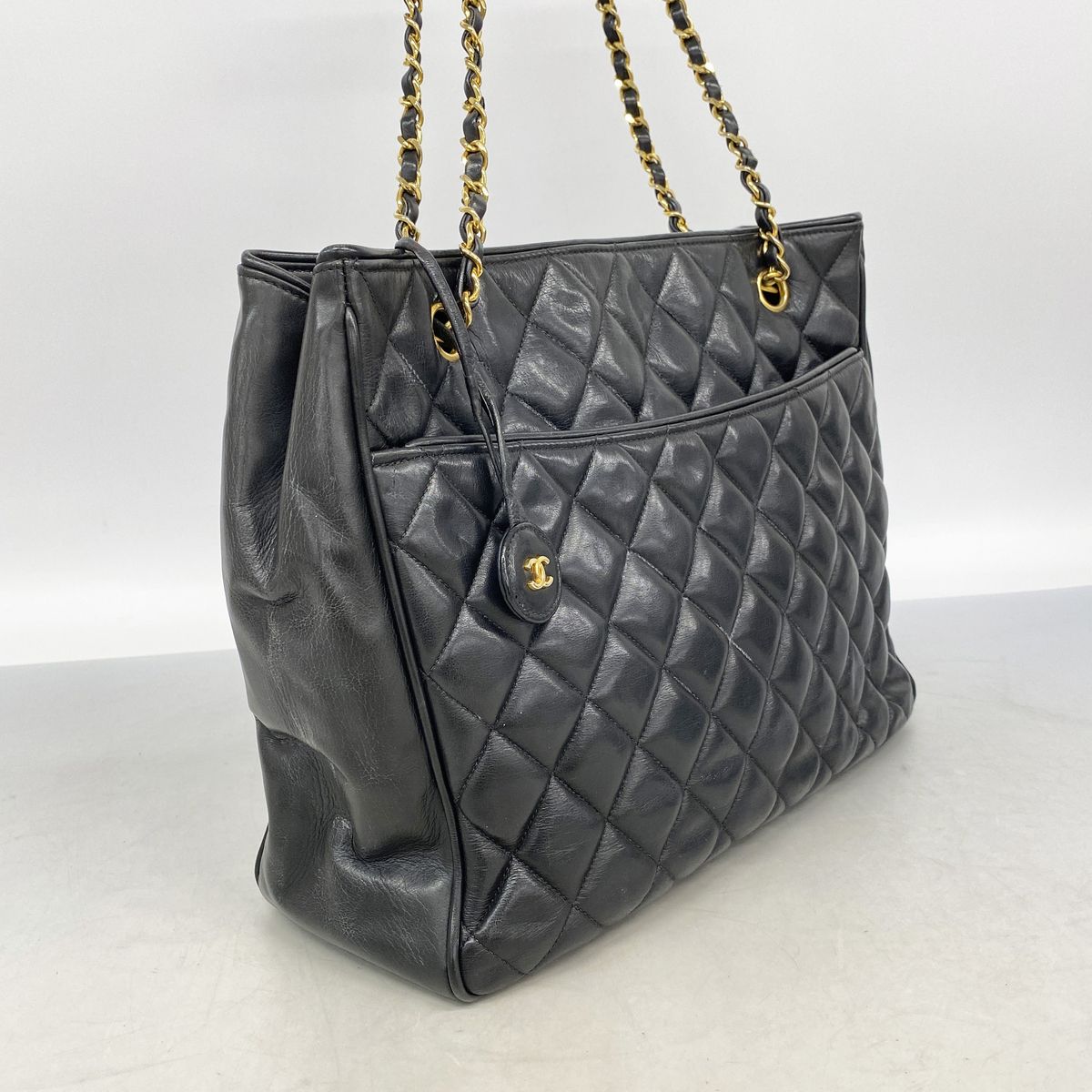 Chanel Shoulder Bag Quilted Lambskin Black Gold — view 2