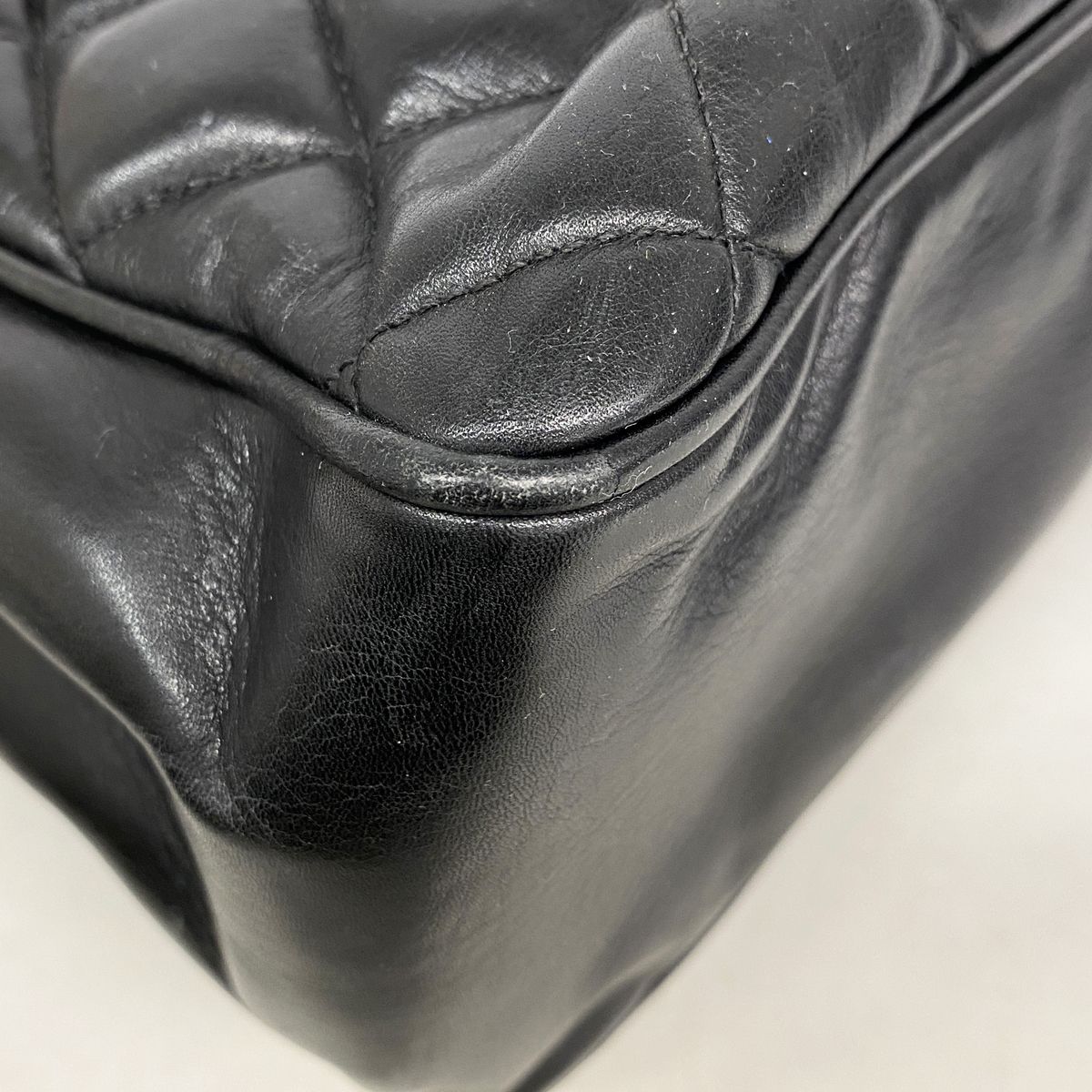 Chanel Shoulder Bag Quilted Lambskin Black Gold — view 6