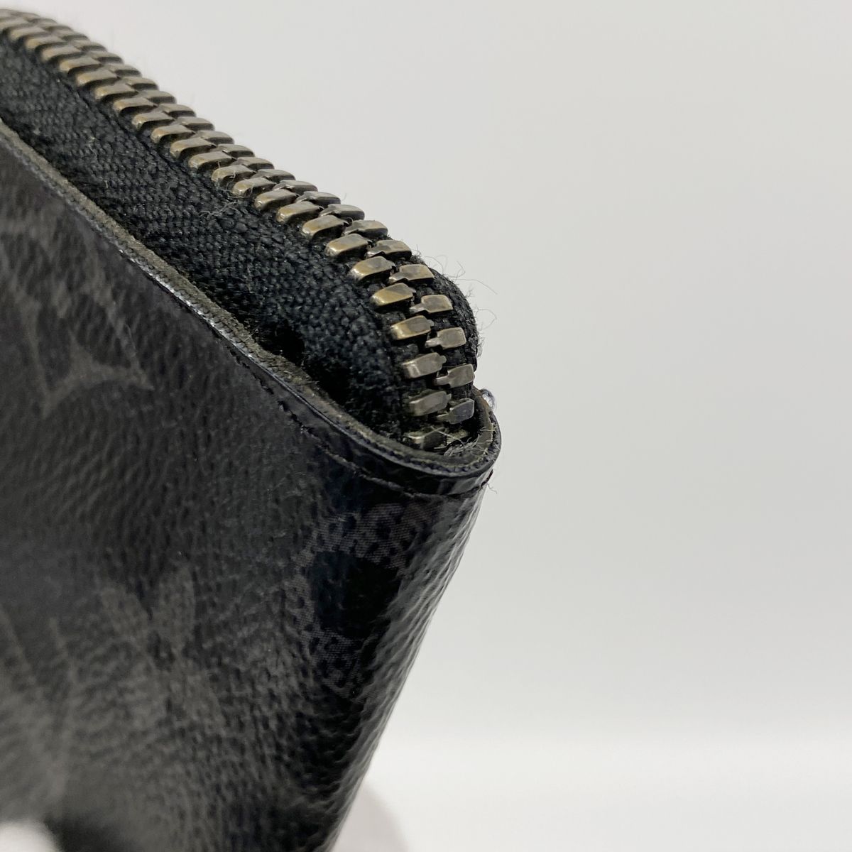 Louis Vuitton Coin Purse Monogram Eclipse Porte Monnaie Jour Black — view 8