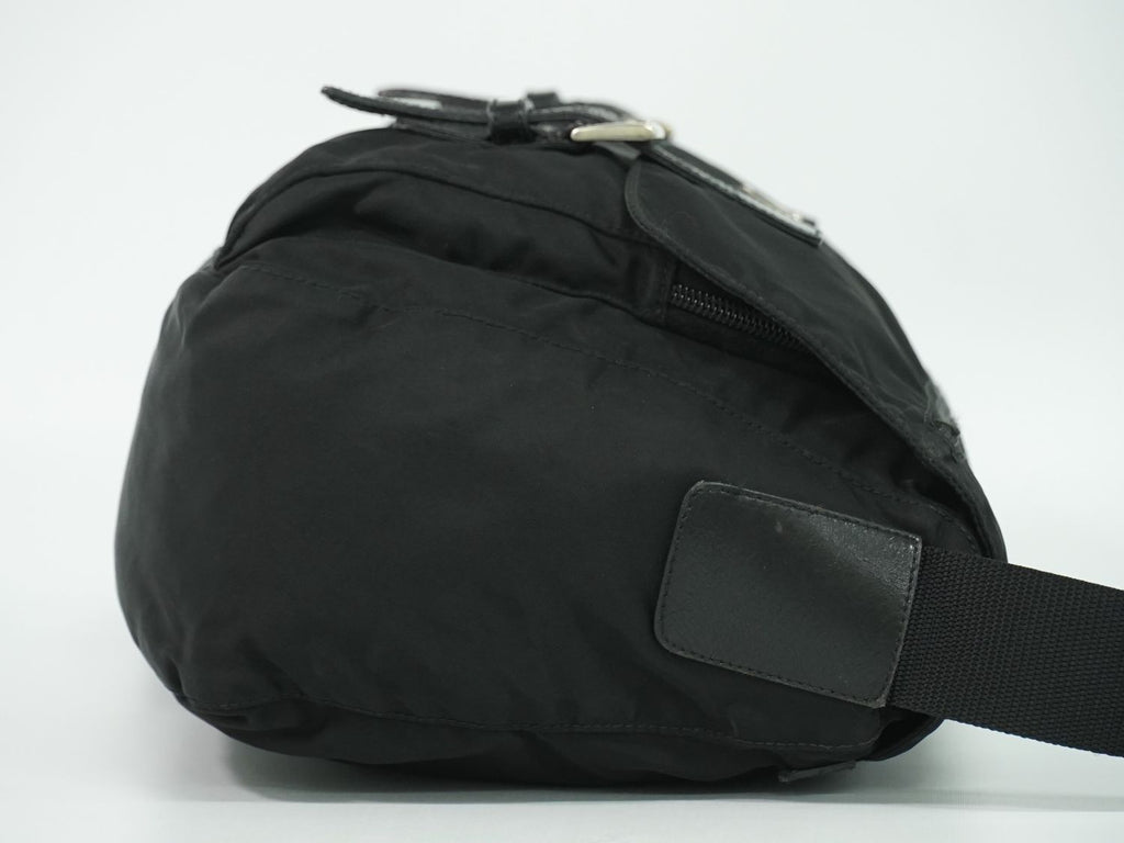 Prada Nylon Shoulder Bag Pochette Black — view 4