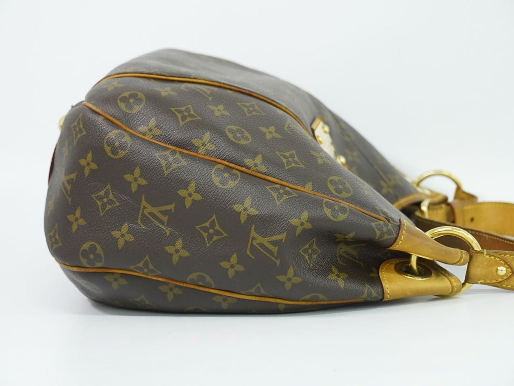 Louis Vuitton LV Galleria PM Monogram Shoulder Bag Brown — view 4