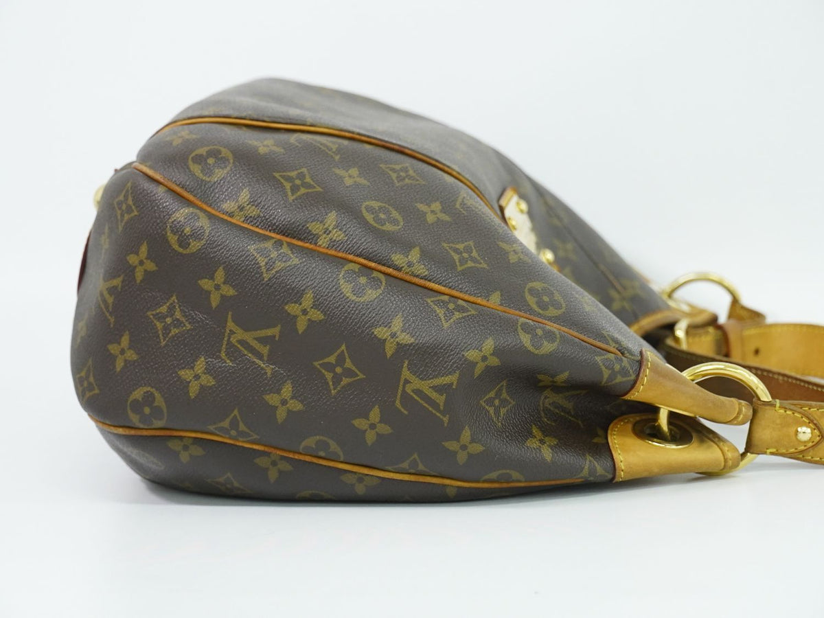 Louis Vuitton LV Galleria PM Monogram Shoulder Bag Brown — view 4