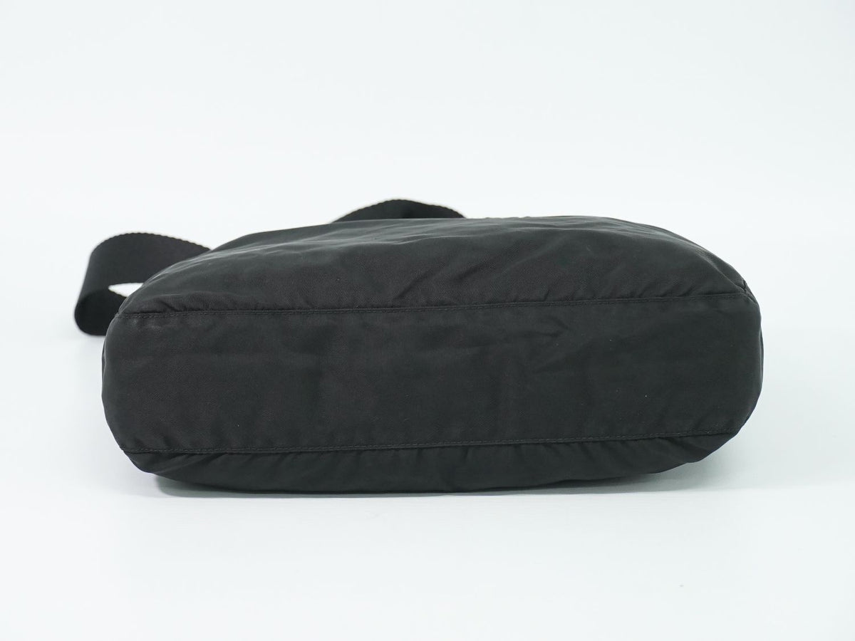 Prada Nylon Shoulder Bag Pochette Black — view 3