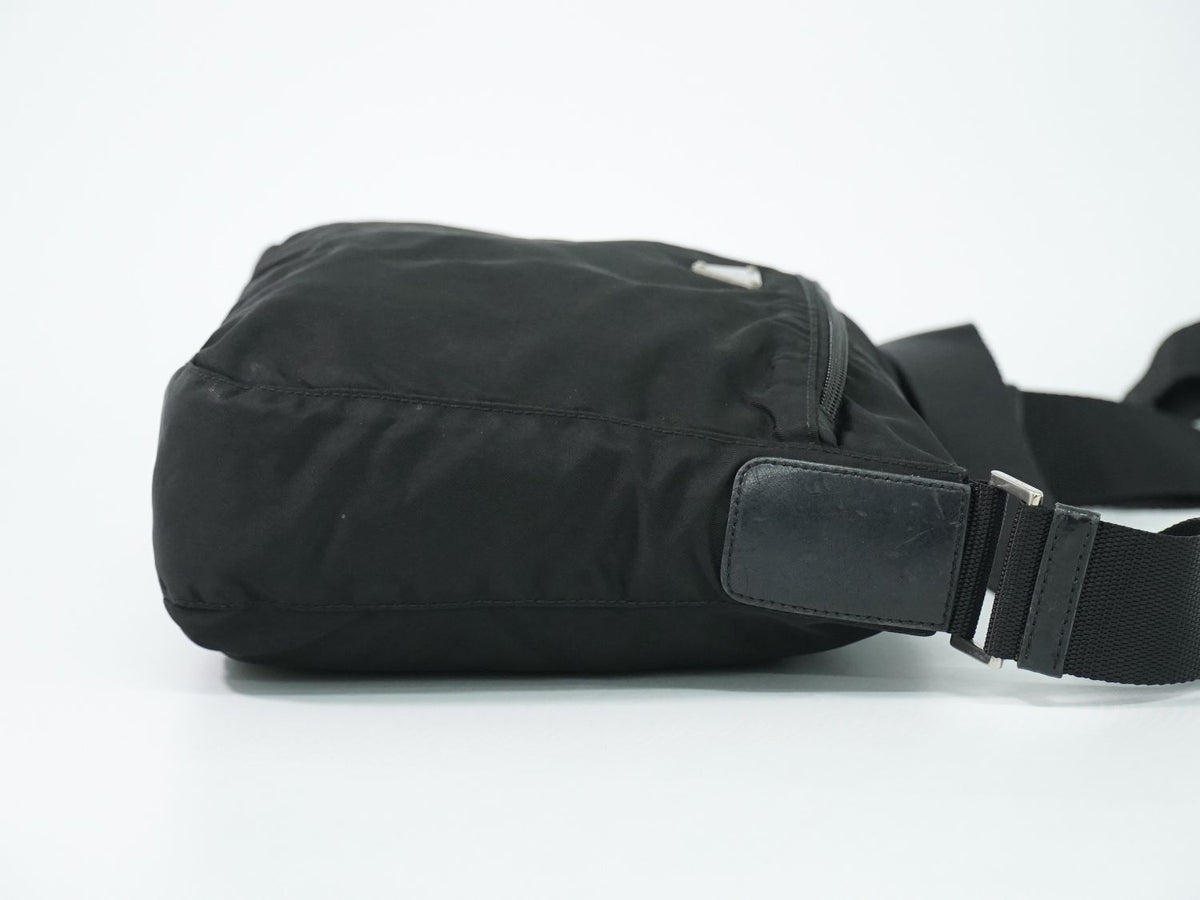 Prada Nylon Shoulder Bag Pochette Black — view 4