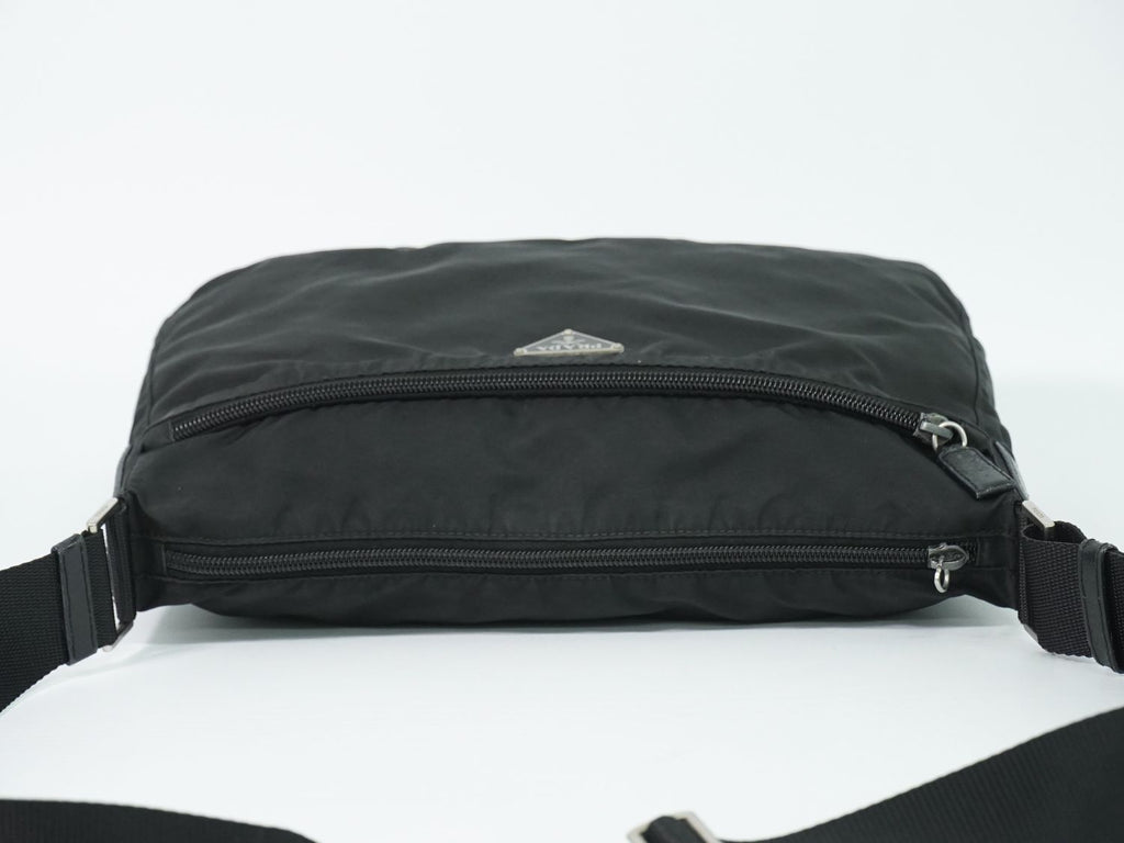 Prada Nylon Shoulder Bag Pochette Black — view 5