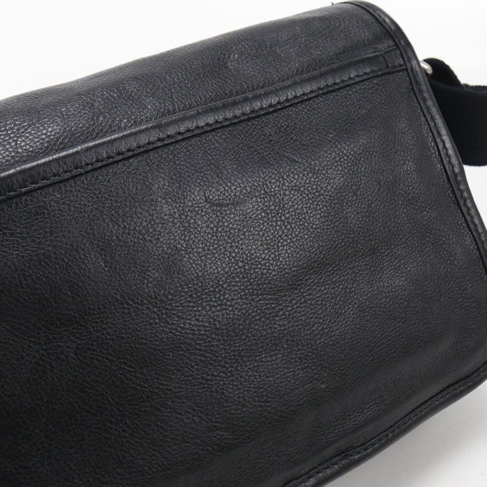 Saint Laurent Small Messenger Niki Shoulder Bag Leather — view 7