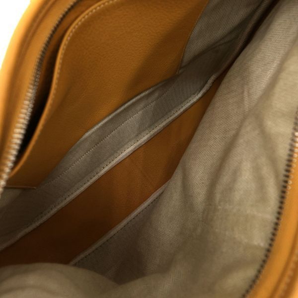 Hermes Trim 35 Shoulder Bag Beige — view 3