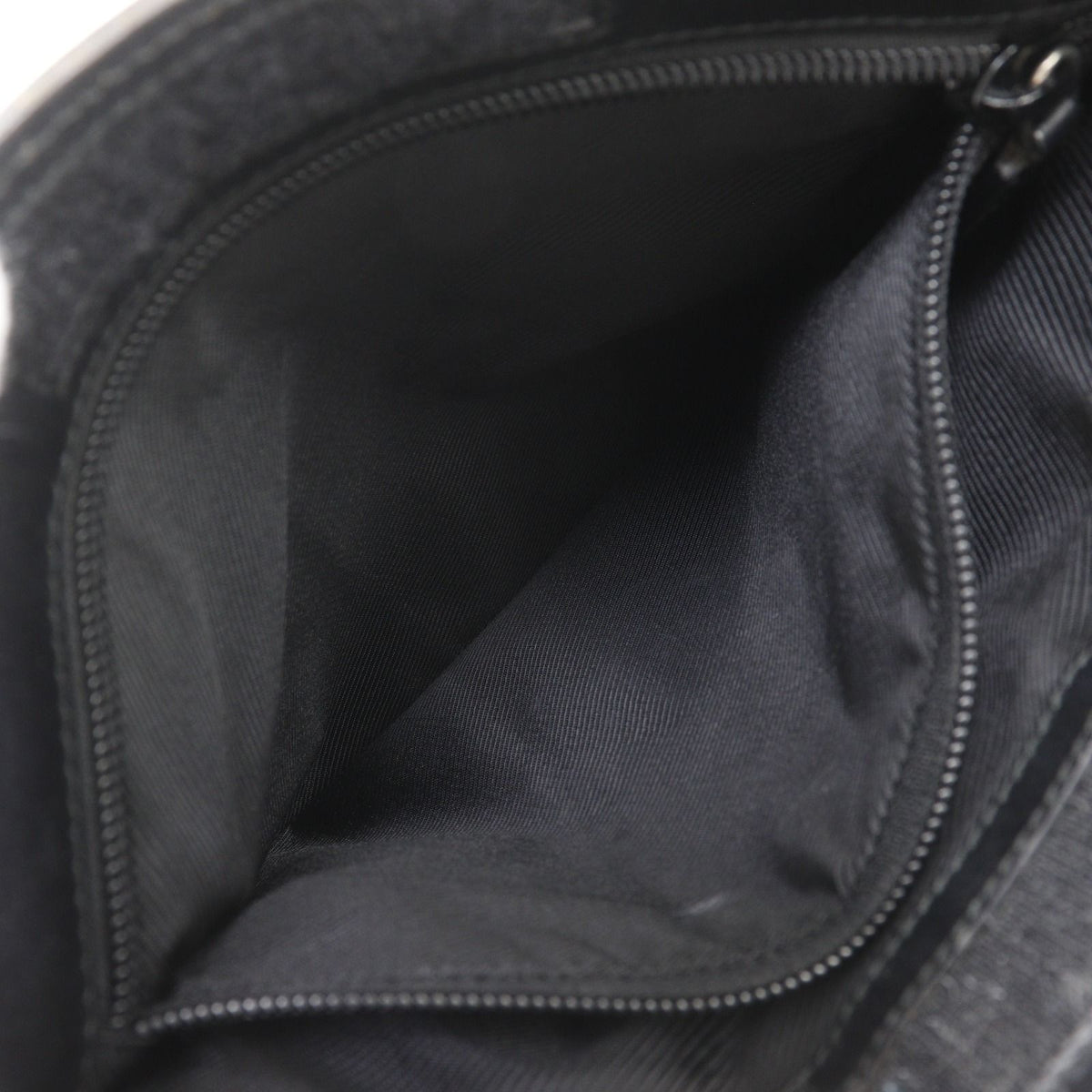 Gucci GG Canvas Black Shoulder Bag — view 6