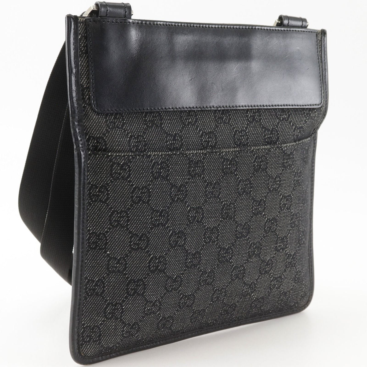 Gucci GG Canvas Black Shoulder Bag — view 3