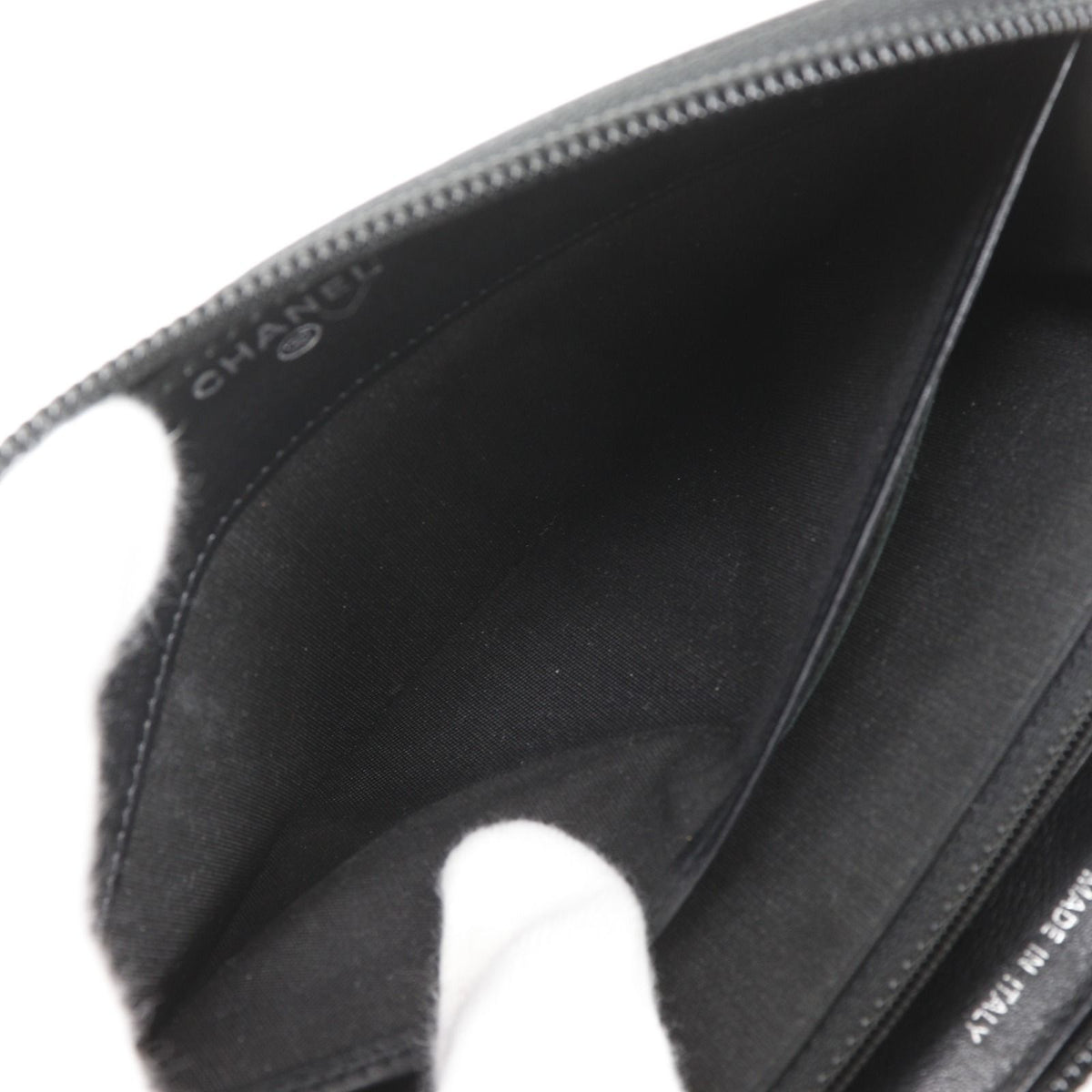 Chanel CC Logo Caviar Leather Black Wallet — view 5