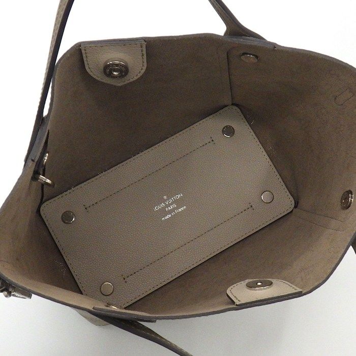 Louis Vuitton 2-Way Shoulder Bag 3way Hina PM Galet Mahina Leather Silver — view 5