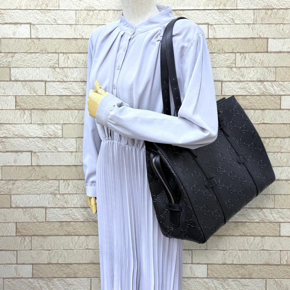 Gucci Medium GG Embossed Tote Bag Black — view 2