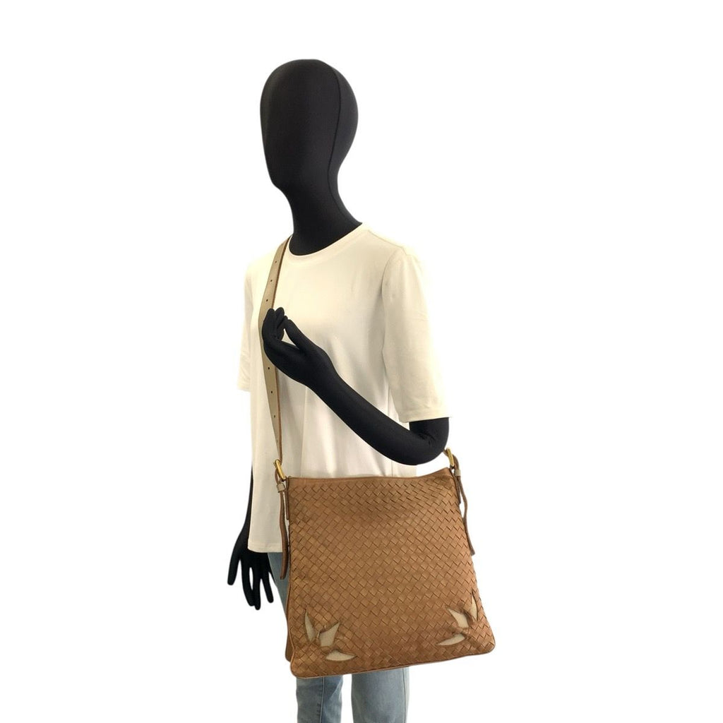Bottega Veneta Intrecciato Cutwork Shoulder Bag Pochette — view 7