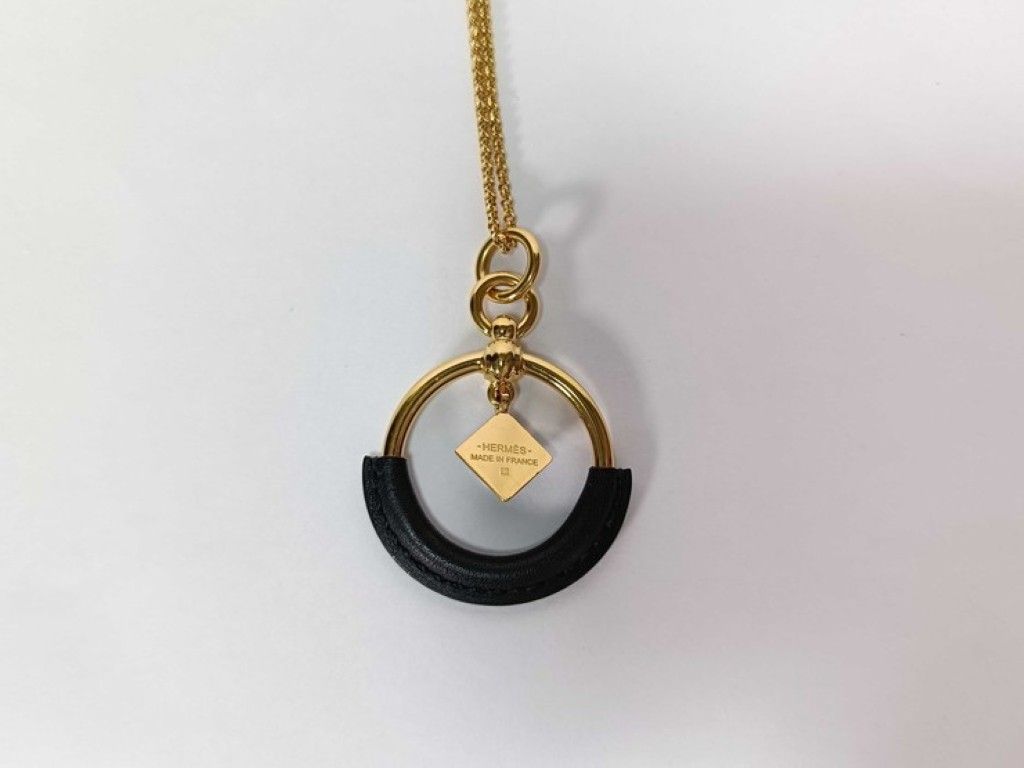 Hermes Necklace Loop Medor PM Gold Black Metal Leather — view 3