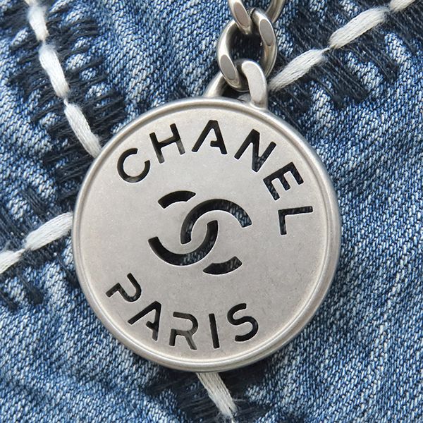 Chanel 2-Way Chanel 22 Hobo Mini Denim Blue Matte Silver — view 5