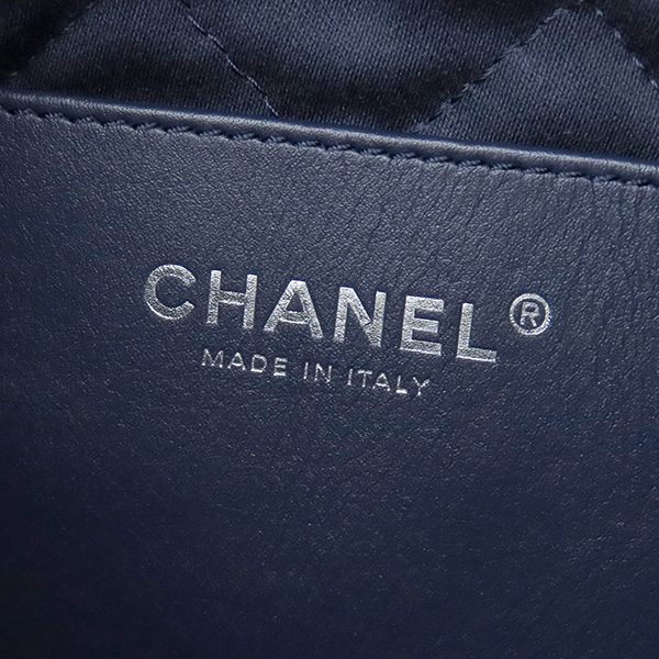 Chanel 2-Way Chanel 22 Hobo Mini Denim Blue Matte Silver — view 7