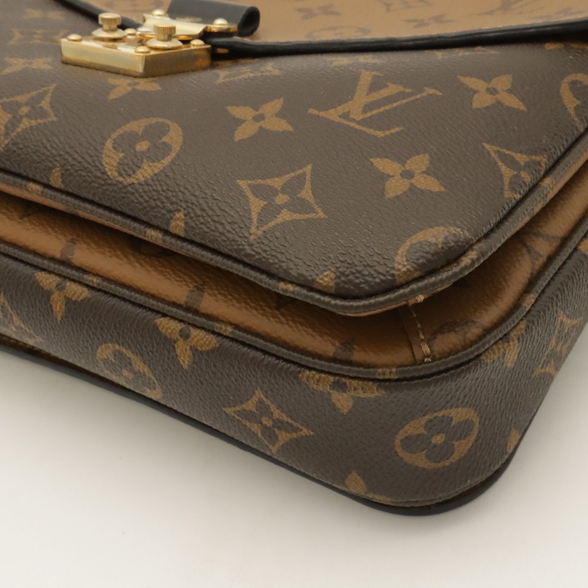 Louis Vuitton Monogram Reverse Pochette Metis MM 2-Way Shoulder Bag — view 3