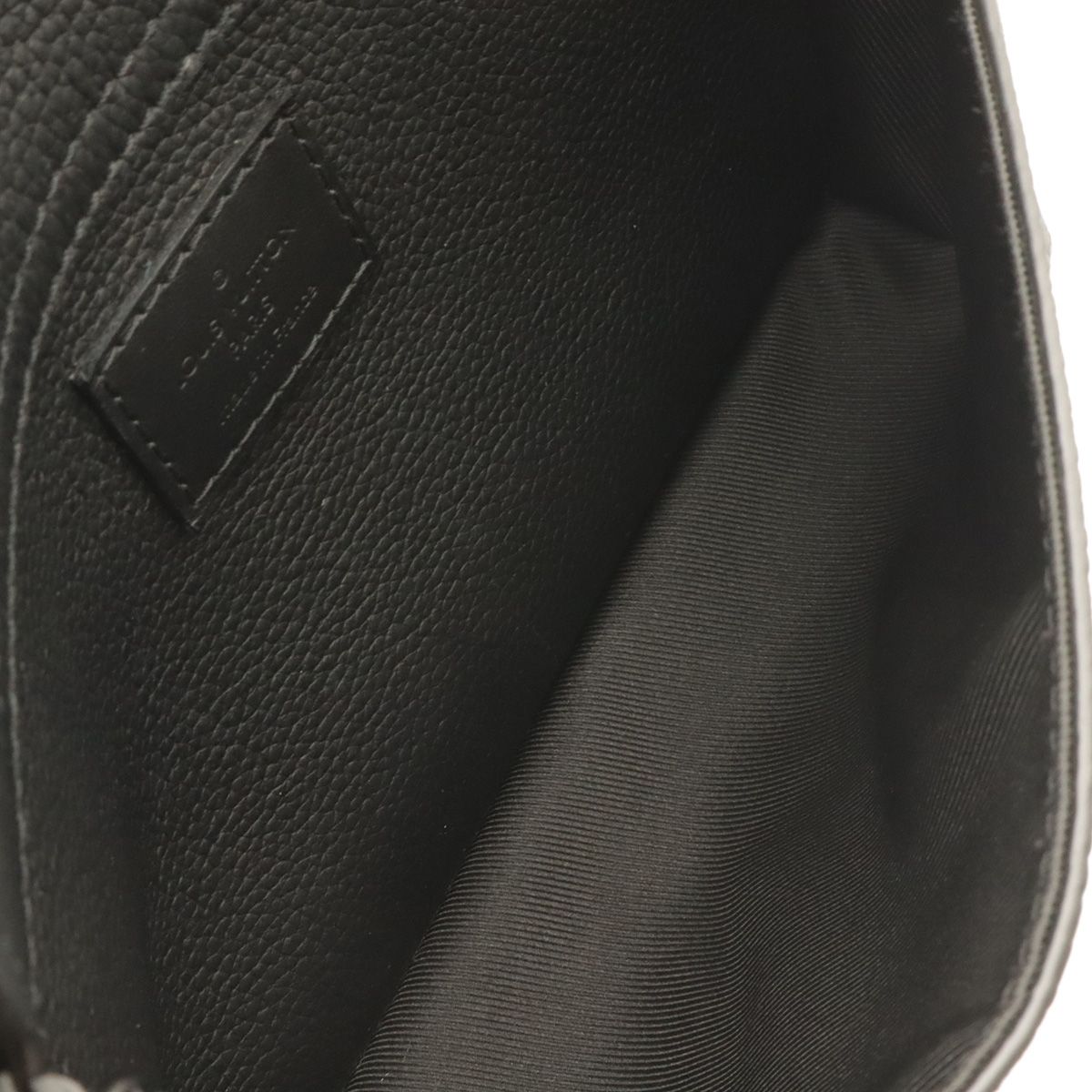 Louis Vuitton LV Aerogram Take Off Sling Bum Bag Noir Black — view 8