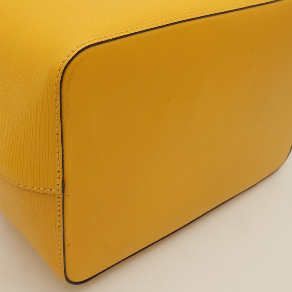 Louis Vuitton Epi Neo Noe Shoulder Bag 2-Way Drawstring Citron Yellow Silver — view 3