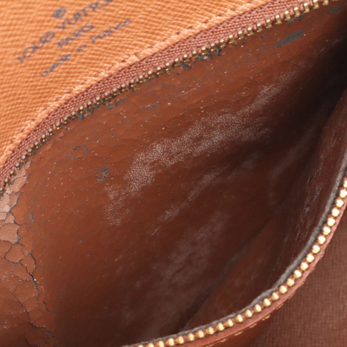 Louis Vuitton Monogram Saint-cloud MM 18 Shoulder Bag Pochette — view 8
