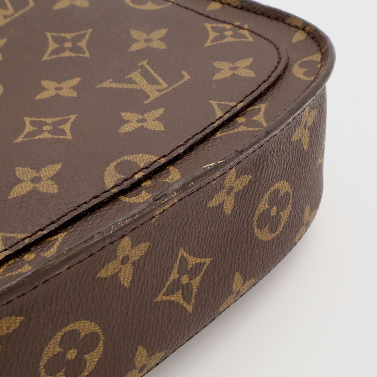 Louis Vuitton Monogram Saint-cloud MM 18 Shoulder Bag Pochette — view 4