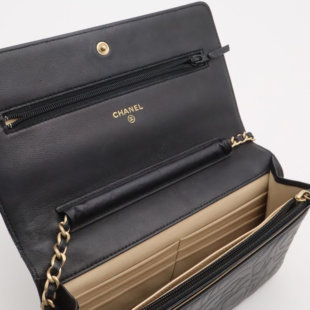 Chanel Camellia CC Logo Chain Wallet Shoulder Bag Pochette Lambskin Leather — view 6