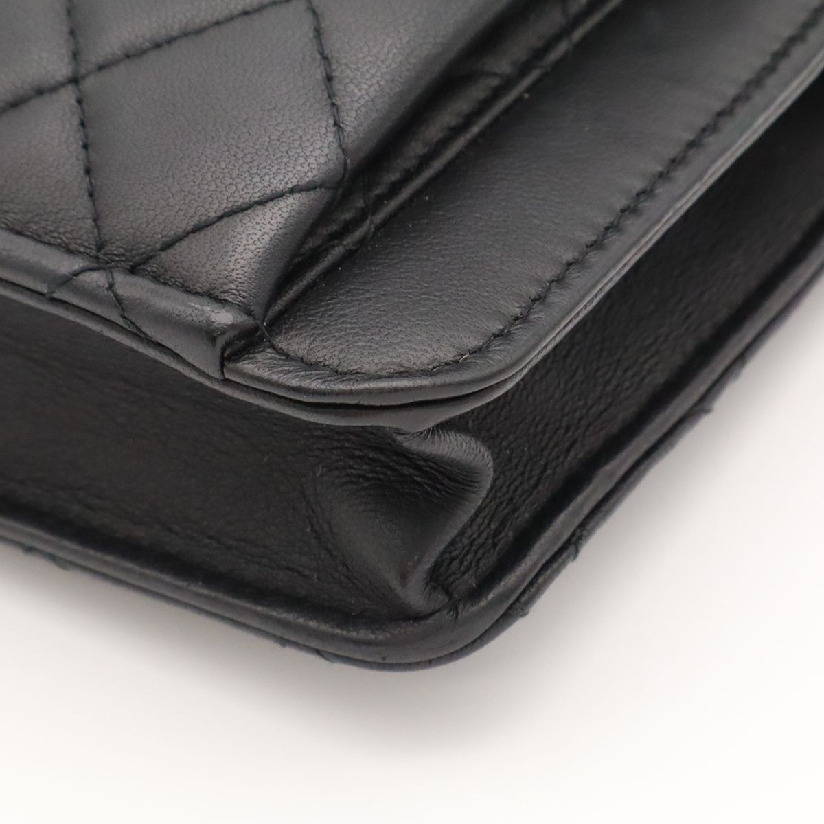 Chanel Quilted Chain Shoulder Bag Pochette Leather Black — view 4