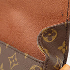 Louis Vuitton Monogram Saint-cloud MM 18 Shoulder Bag Pochette — view 8