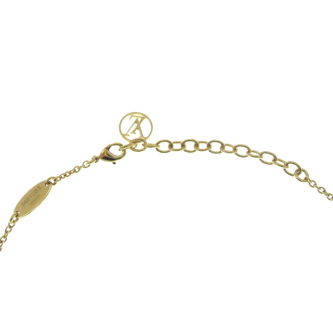 Louis Vuitton Essential V Necklace Gold Plated — view 3