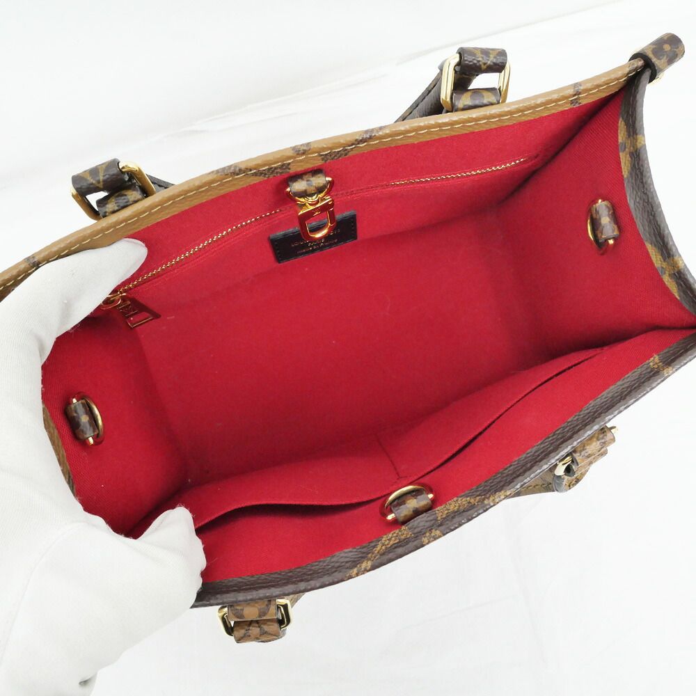 Louis Vuitton On The Go PM Shoulder Bag Hand Monogram Giant Gold — view 5