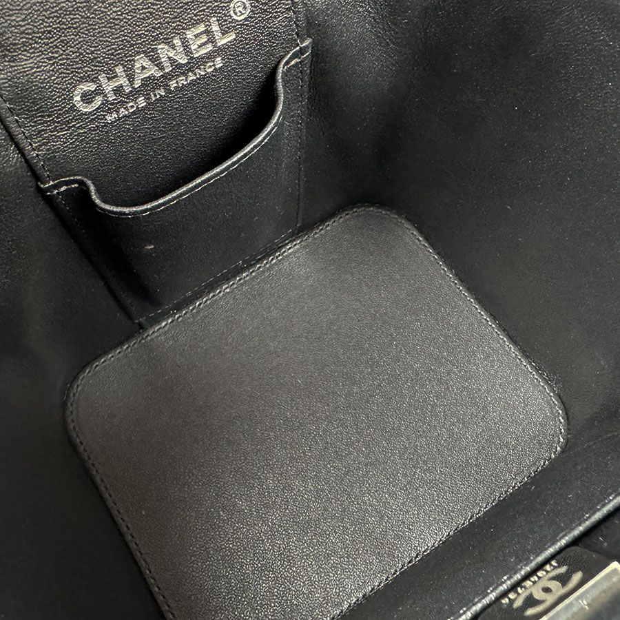 Chanel Vanity Shoulder Bag — view 5