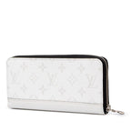 Louis Vuitton Taigarama Zippy Wallet Horizontal Zip Around White Leather — view 2