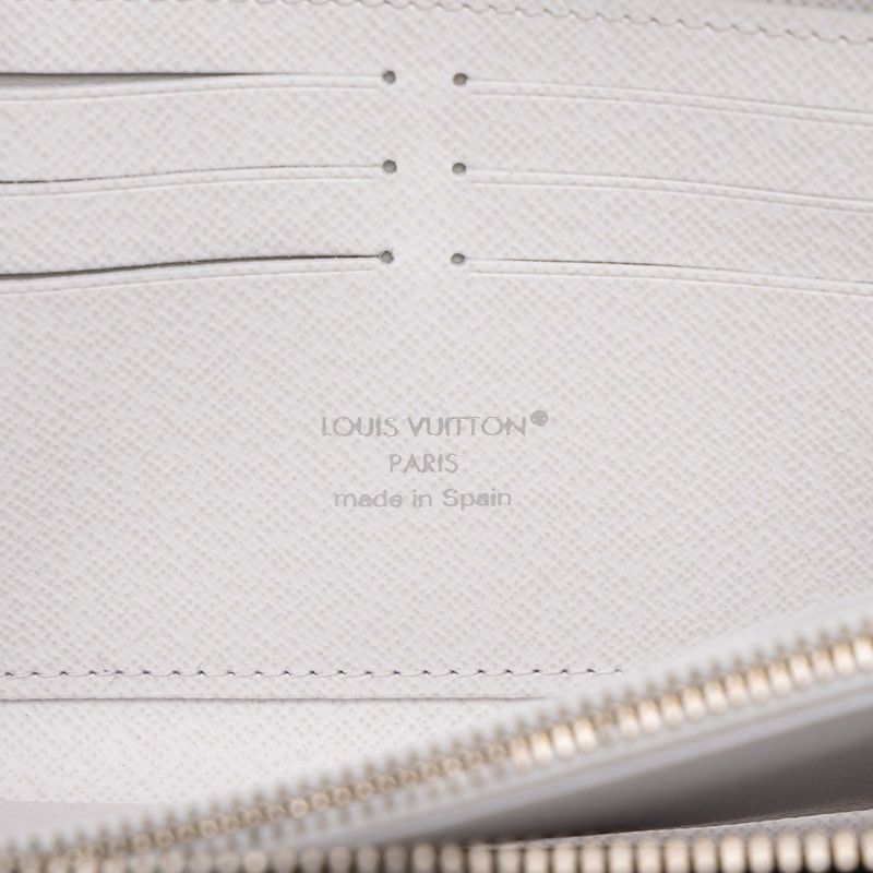 Louis Vuitton Taigarama Zippy Wallet Horizontal Zip Around White Leather — view 5