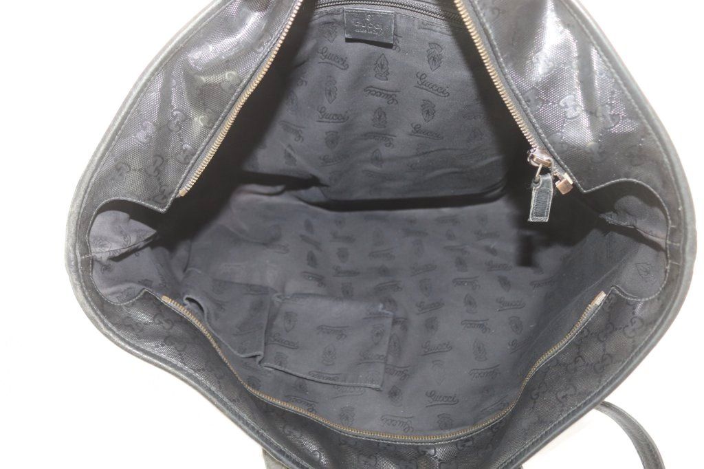 Gucci GG Supreme Tote Bag Joy Black — view 4