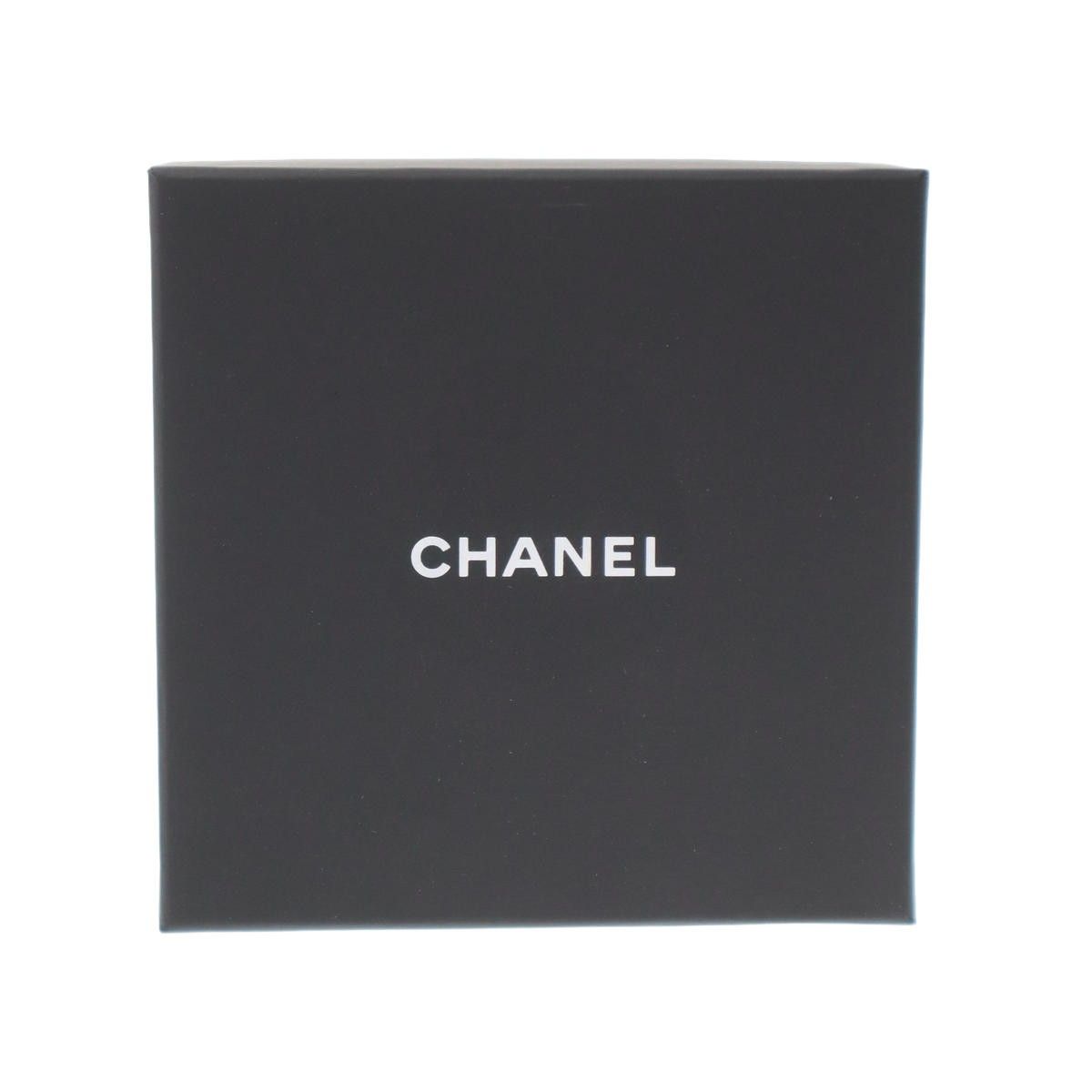 Chanel CC Logo Heart Stone Necklace Gold — view 6