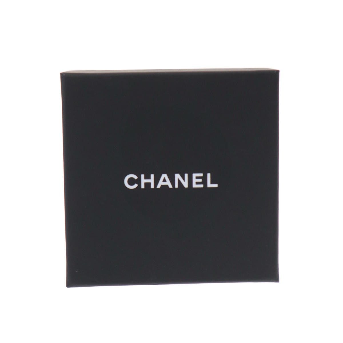 Chanel CC Logo Heart Earrings Set Gold — view 5